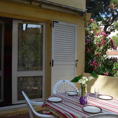2 Pieces Avec Terrasse A 80m De La Mer, Garage Inclus - - Fr-1-225-81 Apartmán *