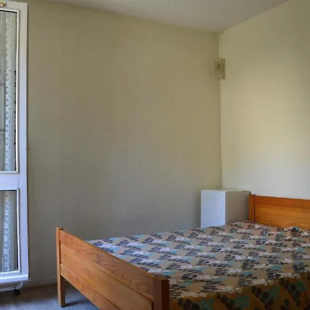 Apartmán 2 Pieces Avec Terrasse A 80m De La Mer, Garage Inclus - - Fr-1-225-81